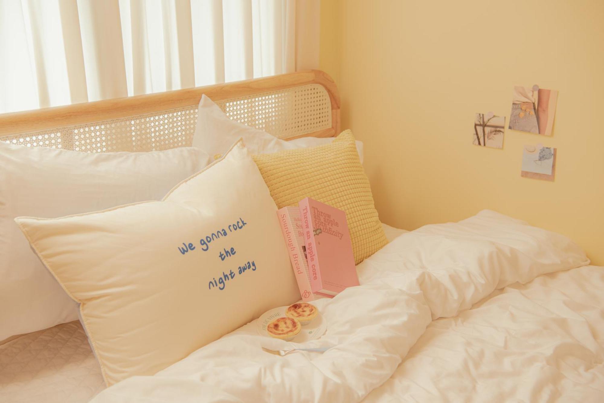 Hongik Univ Station Romantic Rooftop-house Apartment *