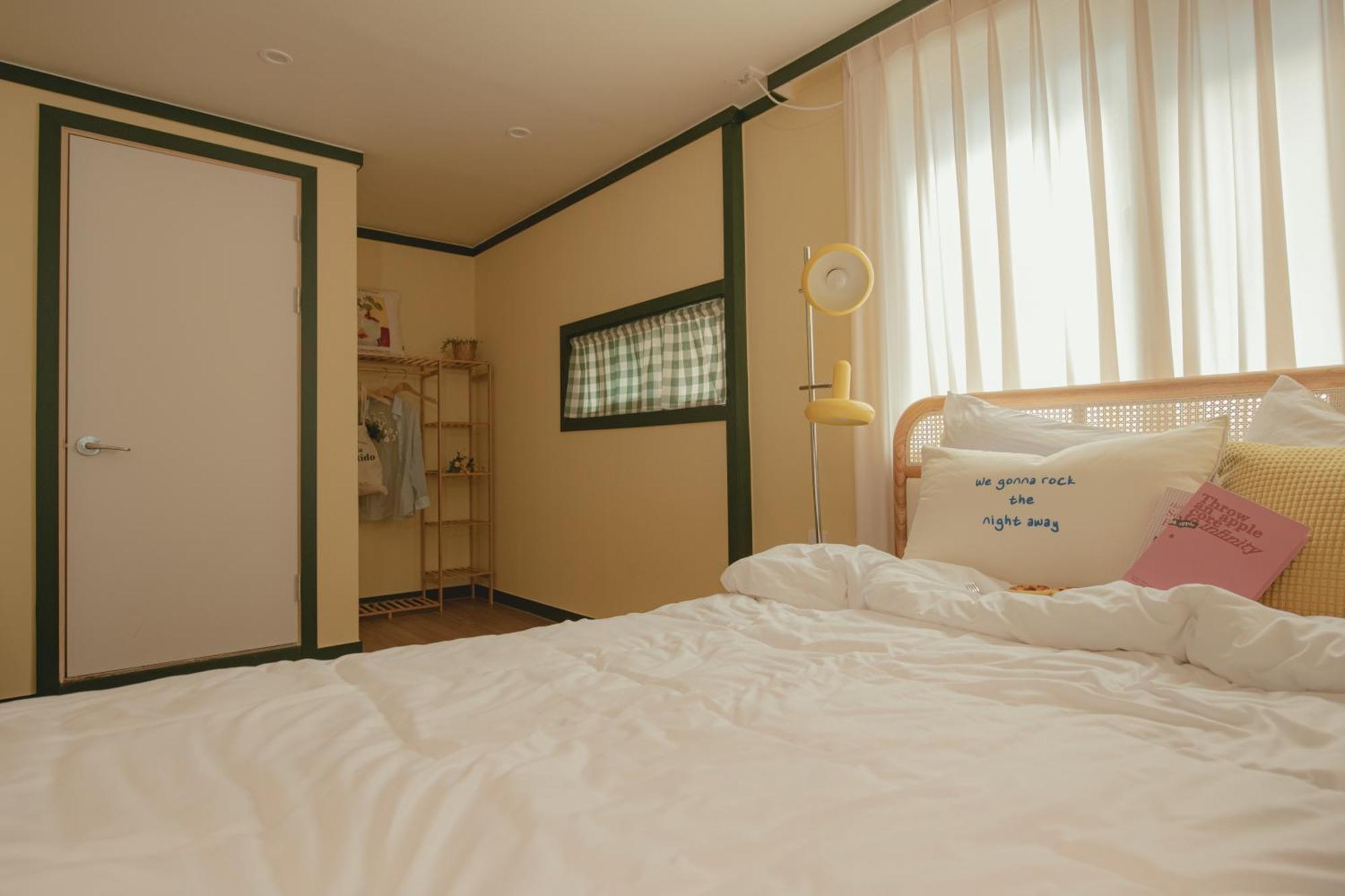 Hongik Univ Station Romantic Rooftop-house * Seoul
