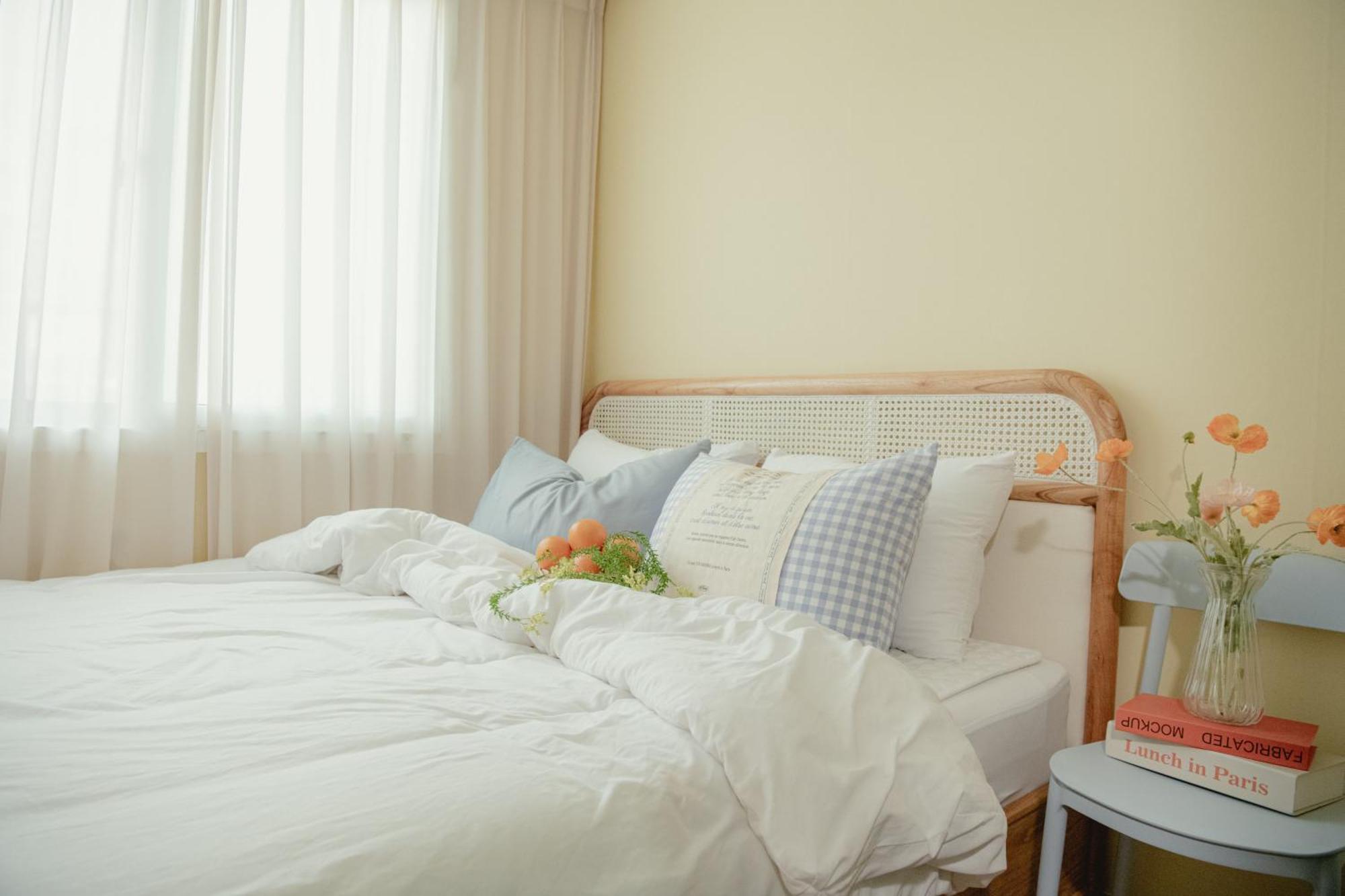 Hongik Univ Station Romantic Rooftop-house Apartment *